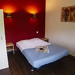Vvf Hautes-pyrenees פארק נופש 3*